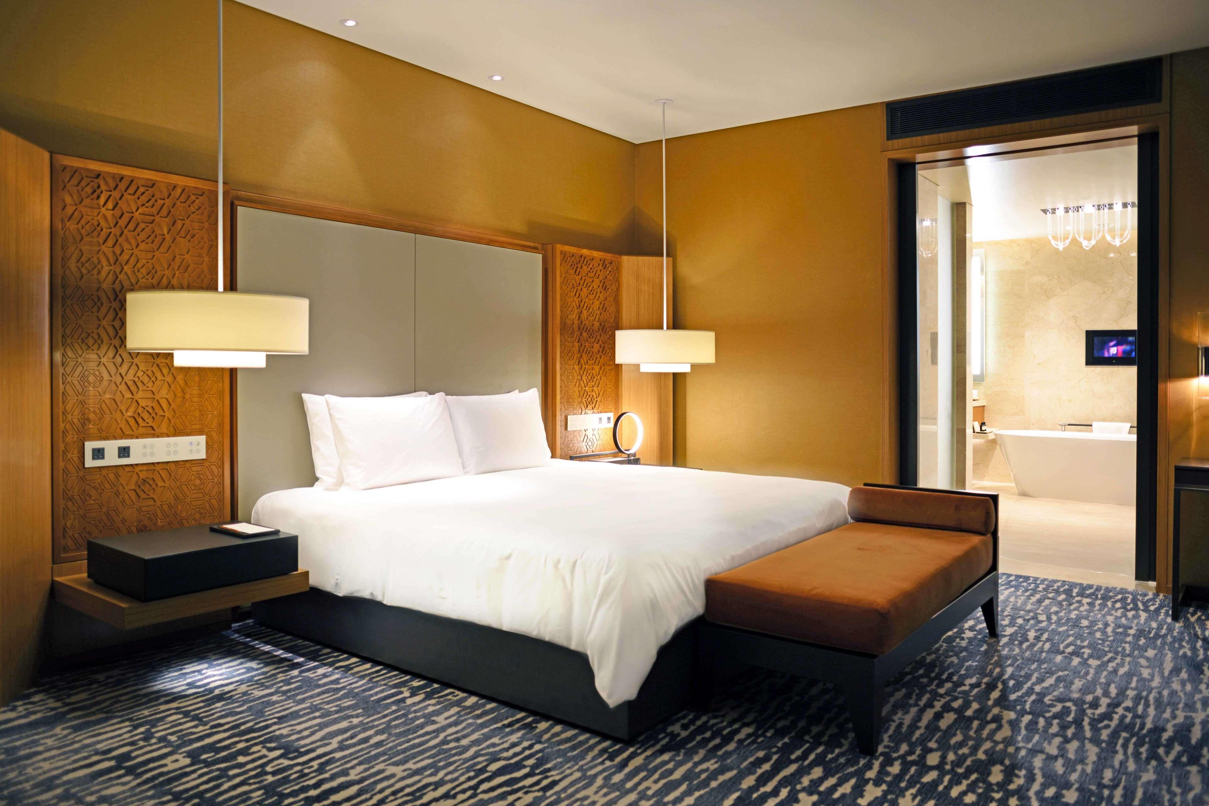 Park Hyatt Doha Hotel Екстериор снимка A bedroom at the hotel