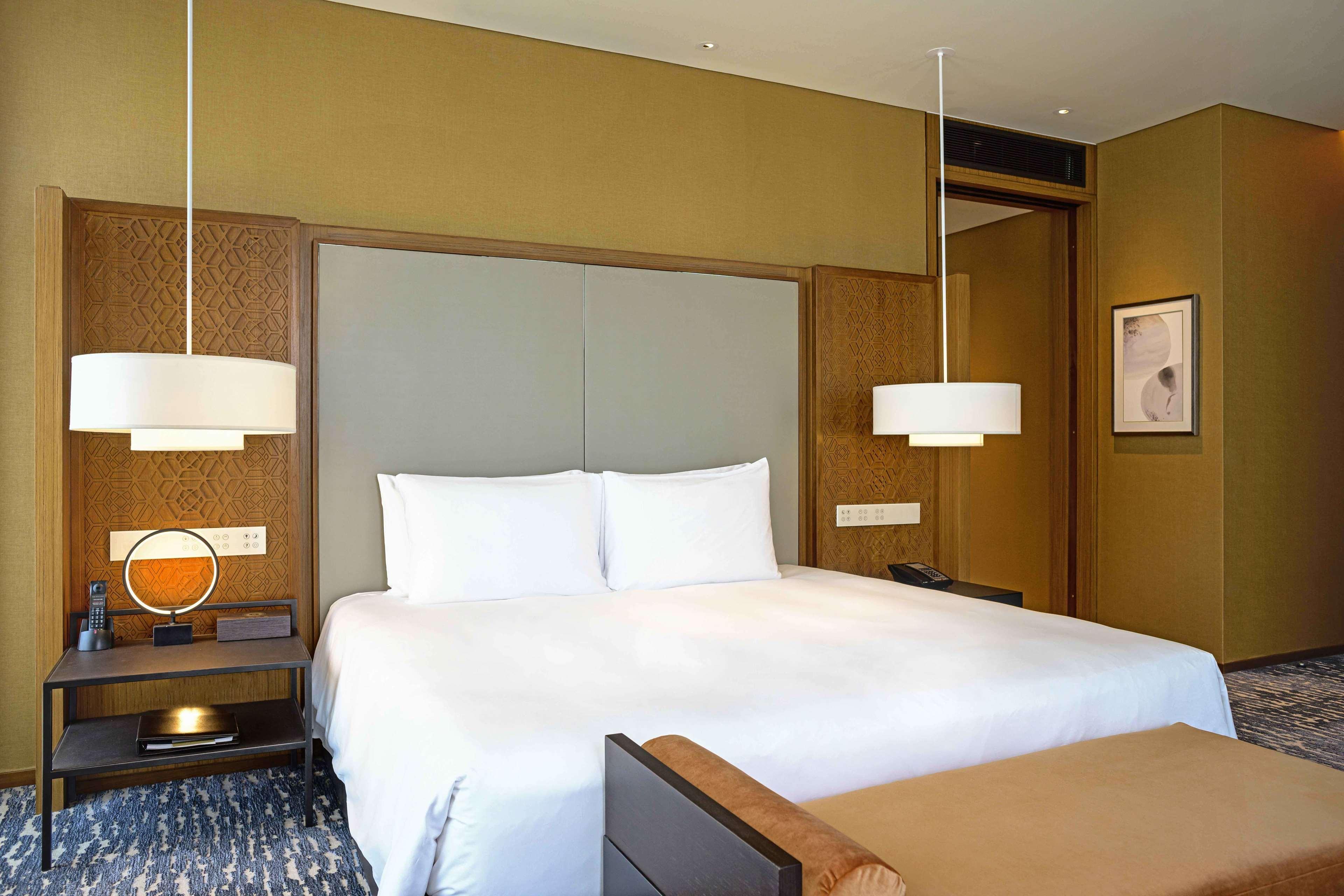 Park Hyatt Doha Hotel Екстериор снимка A bedroom at the hotel