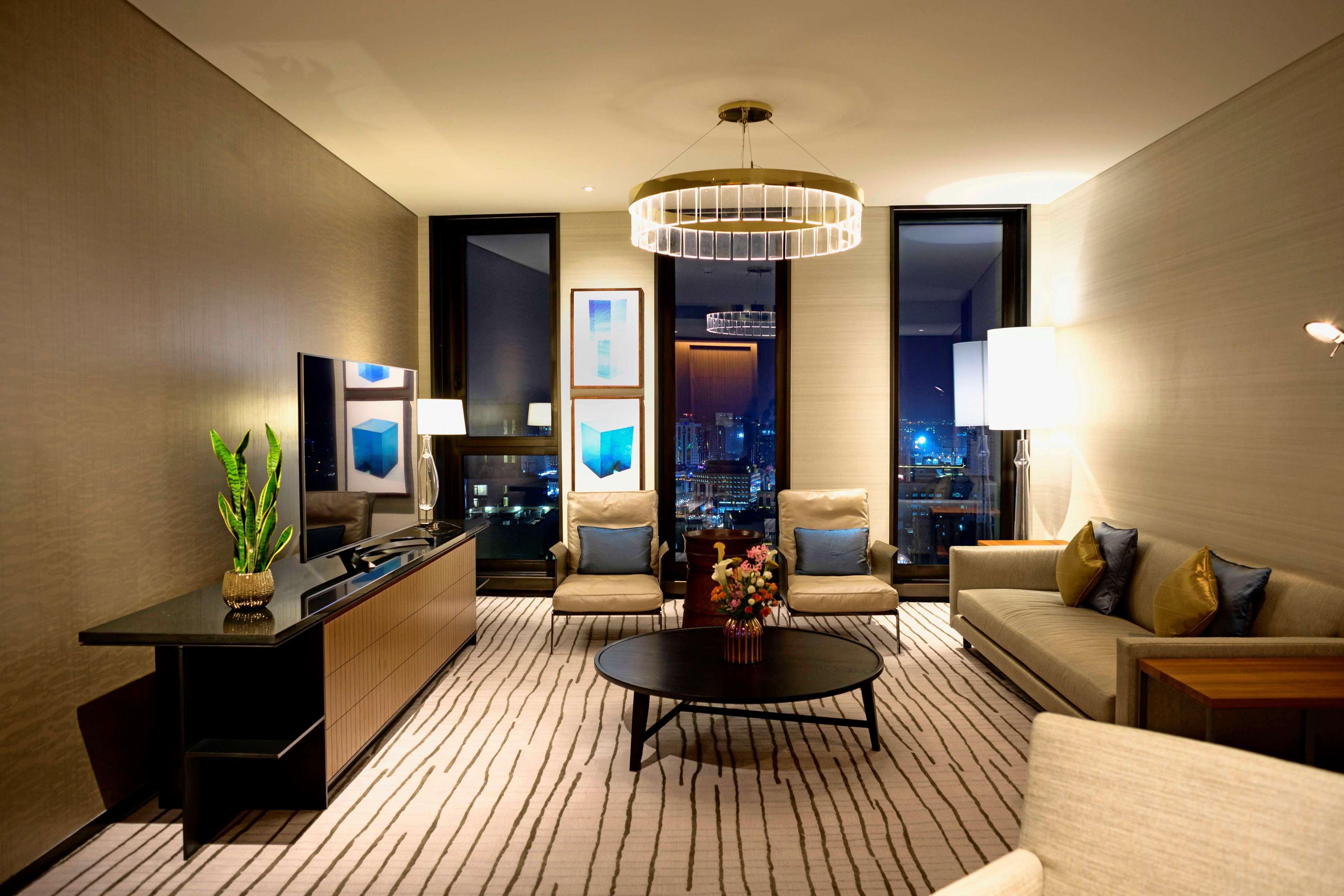 Park Hyatt Doha Hotel Екстериор снимка A suite at the hotel
