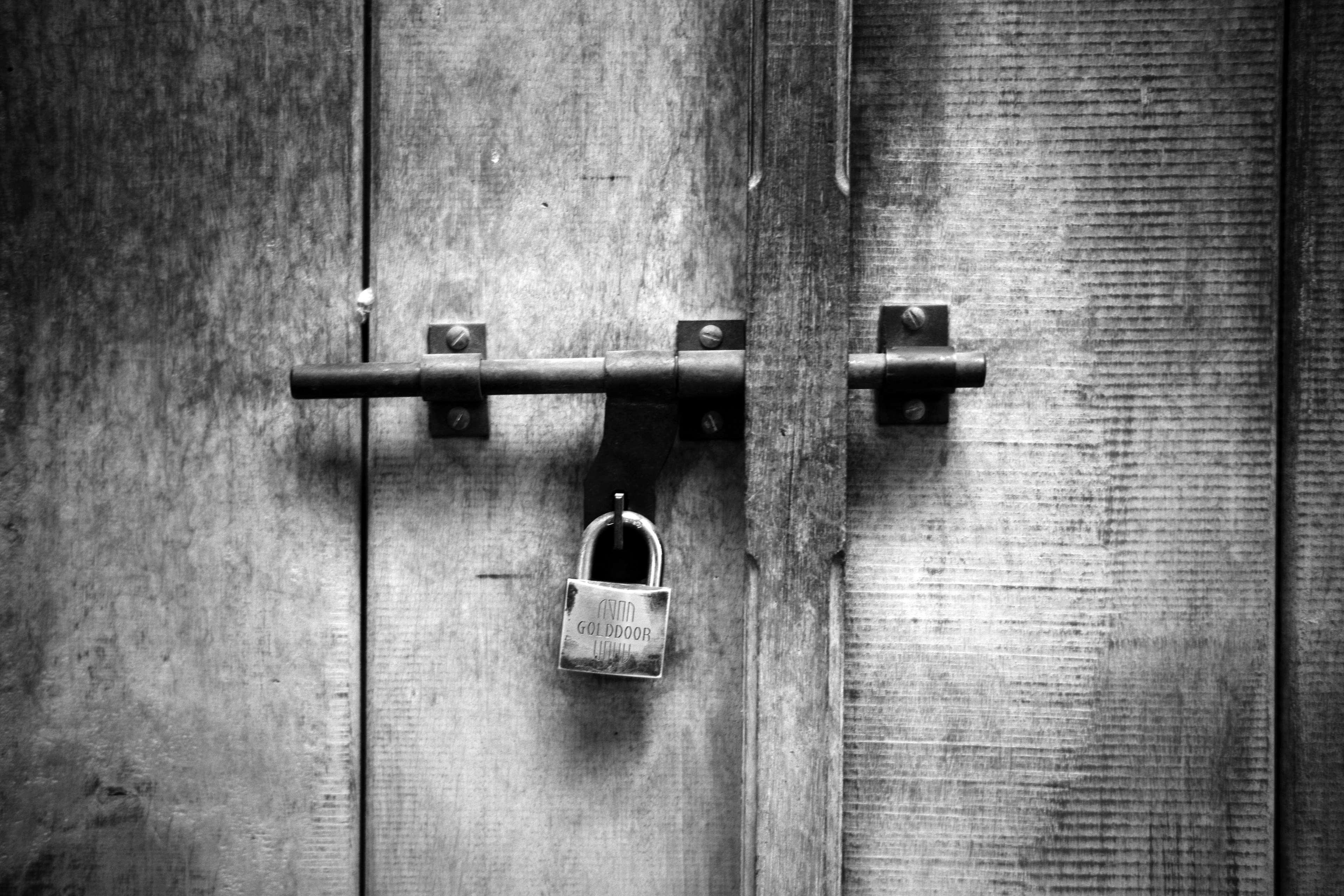 Park Hyatt Doha Hotel Екстериор снимка A padlock and bolt
