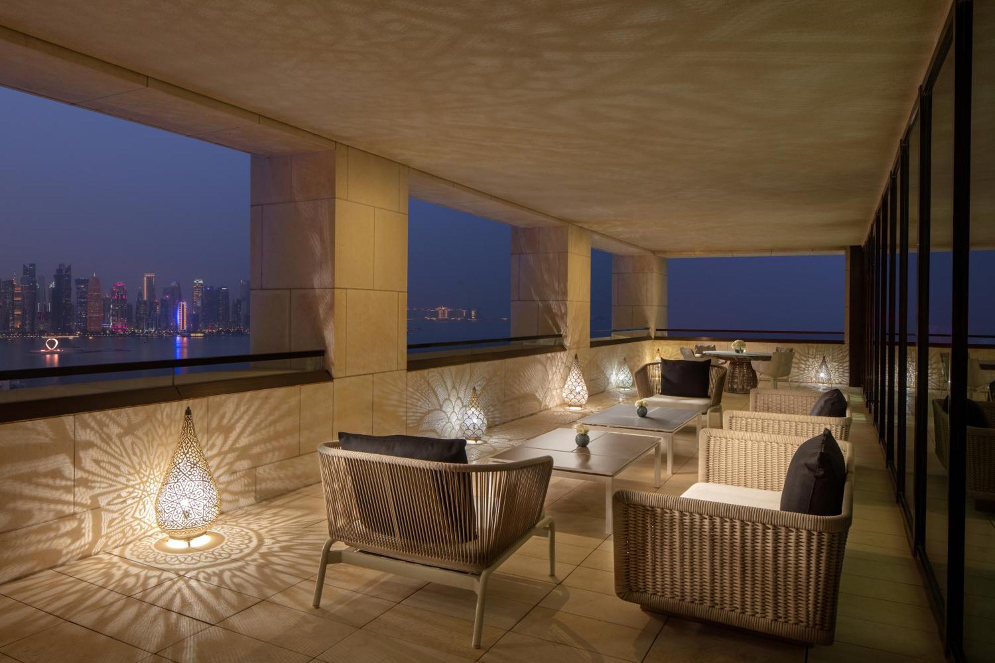 Park Hyatt Doha Hotel Екстериор снимка The view from the balcony of a suite at the Mandarin Oriental, Shanghai